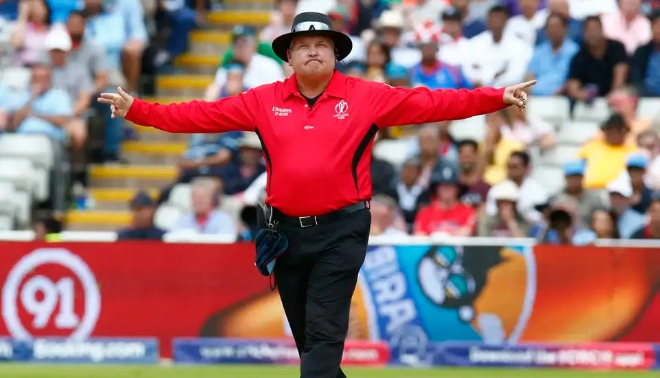 how to become an cricket umpire